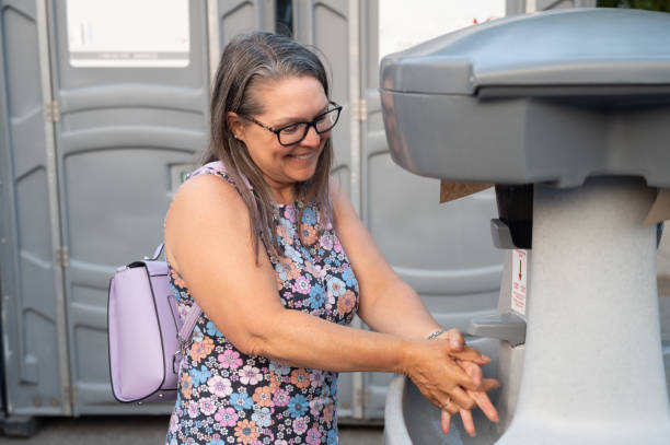 Best Luxury portable toilet rental  in Manchester, IA